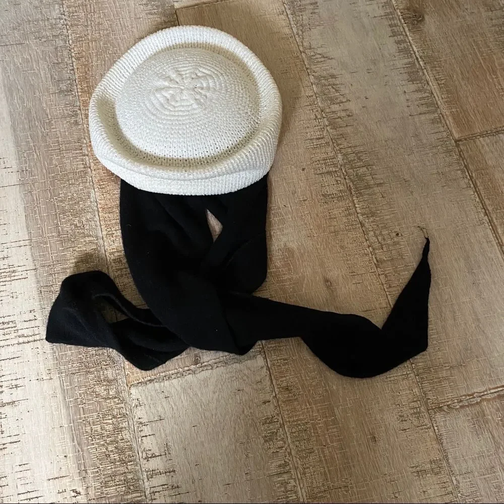 Adrienne Vittadini white with black scarf hat